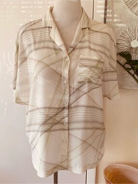 CALVIN KLEIN Button Up 100% Silk short sleeve Shirt size 14